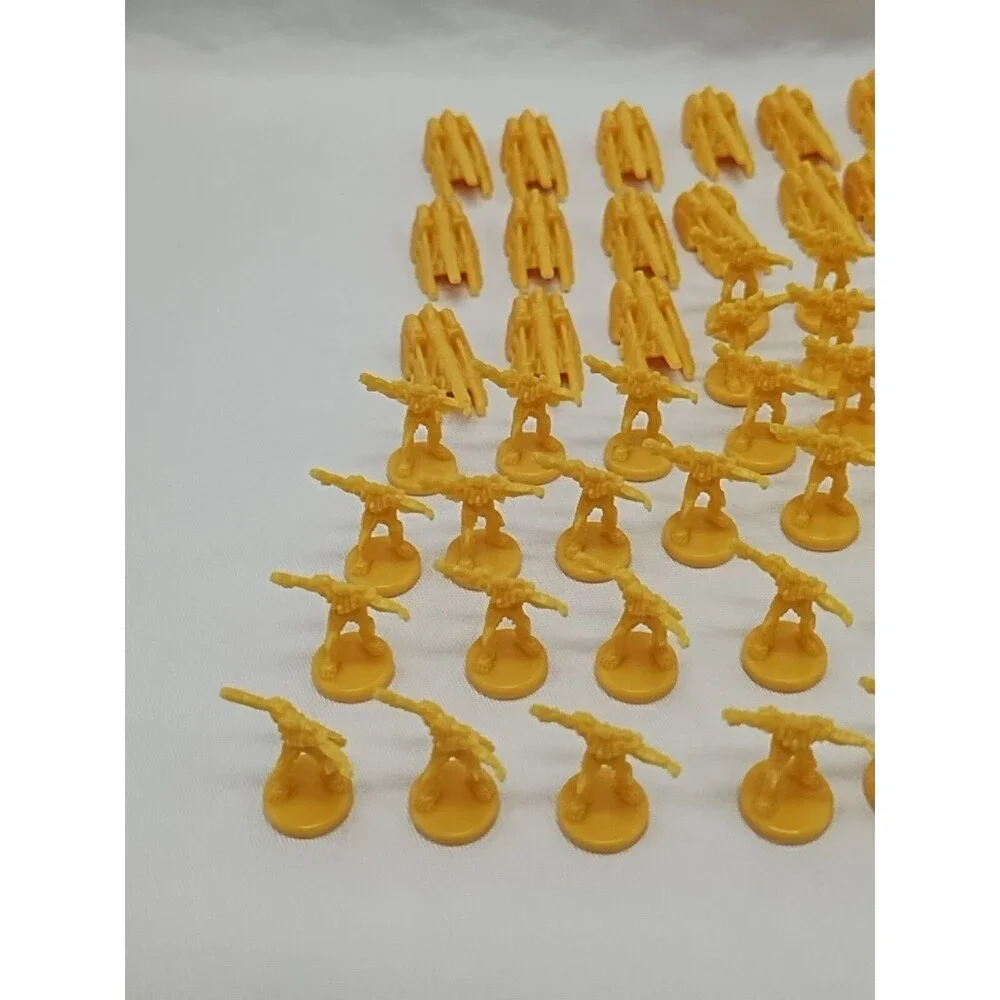 (47) 2007 Transformers Yellow Risk Board Game Player Pieces